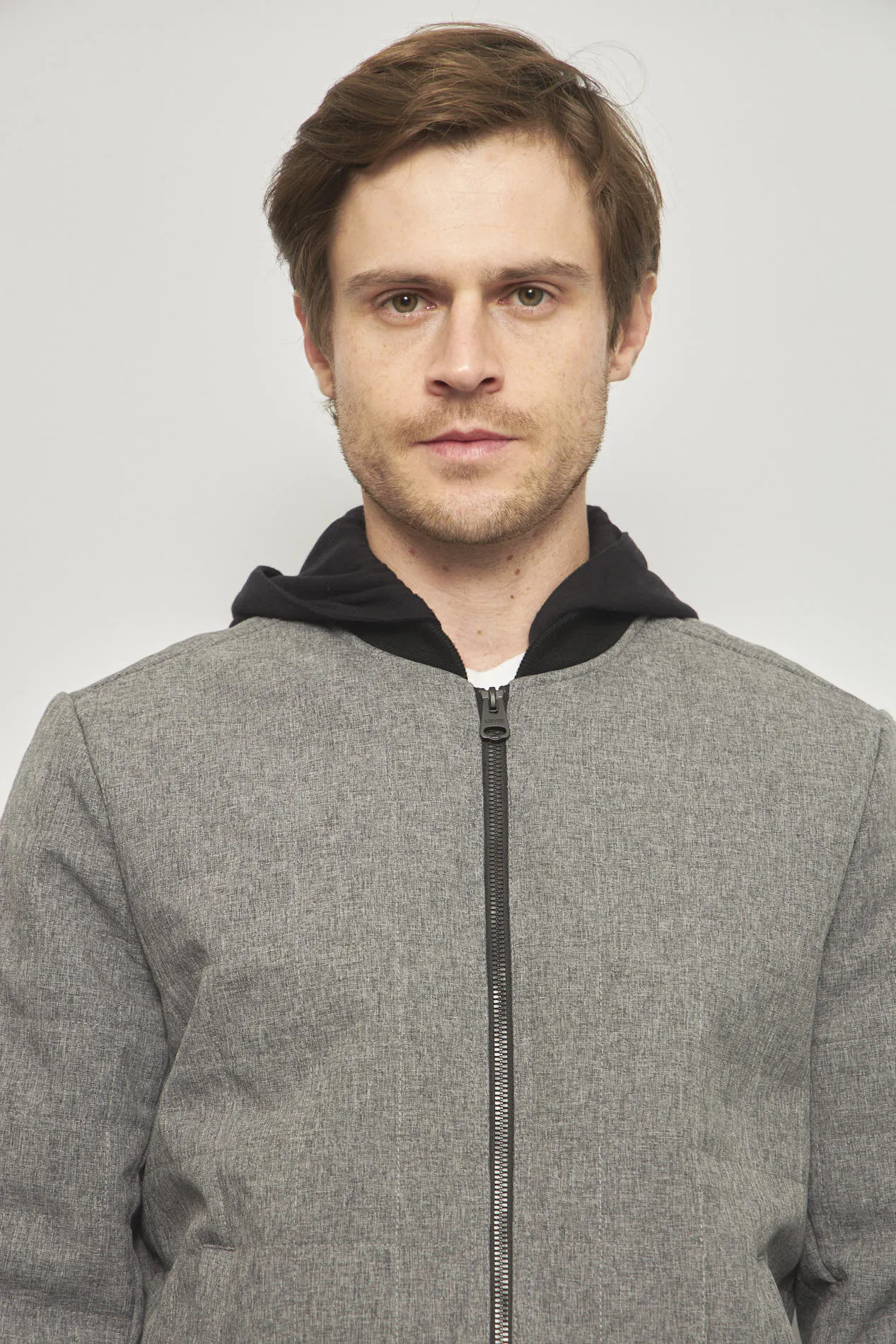 Bomber casual  gris levis talla M 940